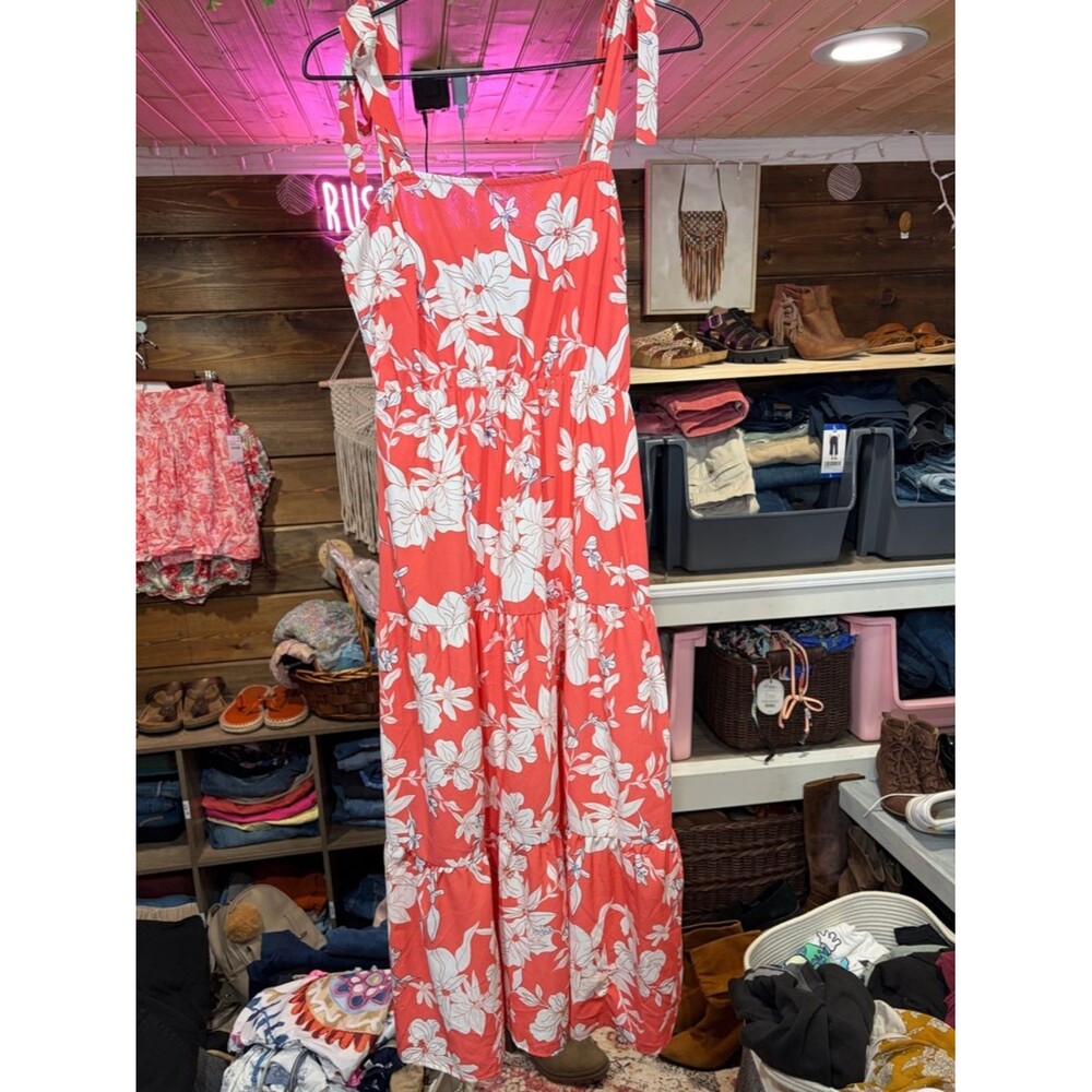 Floral pink and White Maxi Dress - Picture 3 of 13